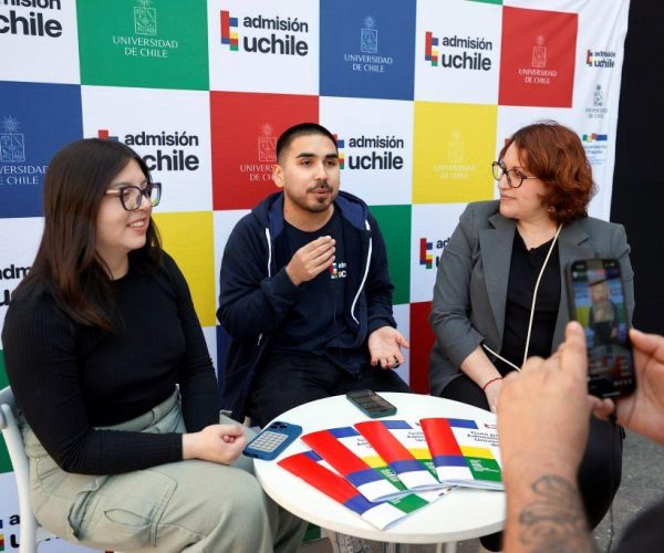 Científicas y divulgadoras de la U. de Chile que educan e inspiran con su experiencia en el mundo STEM