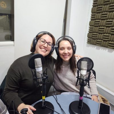 “Amigas Matemáticas”: el inédito podcast que humaniza esta disciplina con humor y cercanía